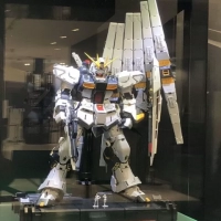 「PG νガンダム」フィンファンネルの重さにへこたれているに見える…のイメージ